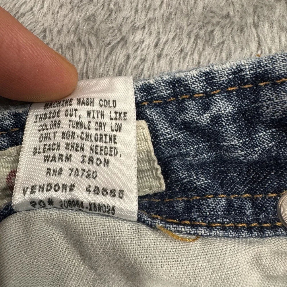 Buckle tag says